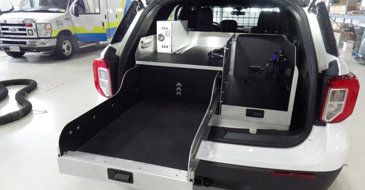 L drawer and tray with an optional storage pocket in the L drawer, designed for organized and efficient equipment storage.