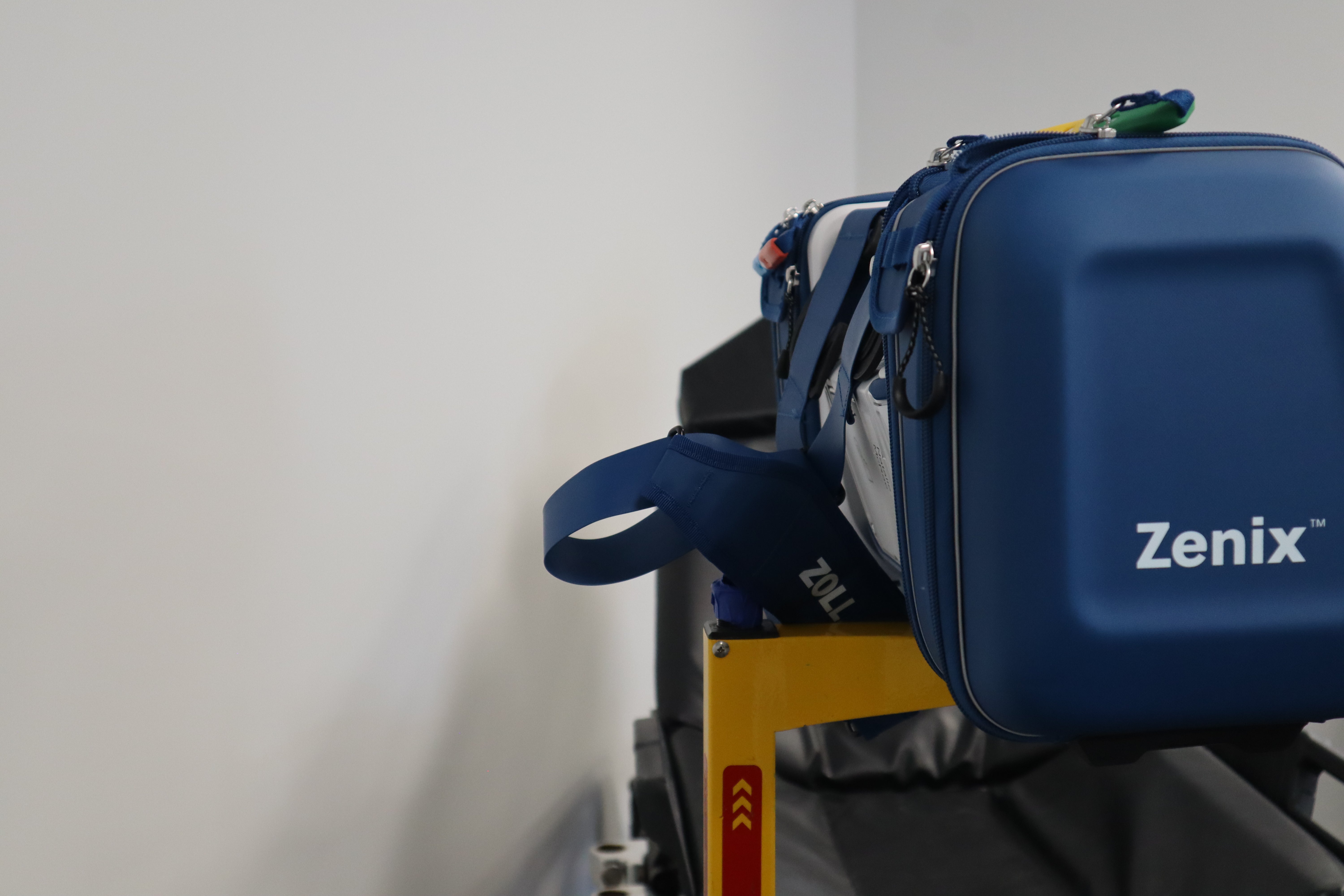 ZOLL Zenix & X-Series Mounting System Pole – Rowland Emergency