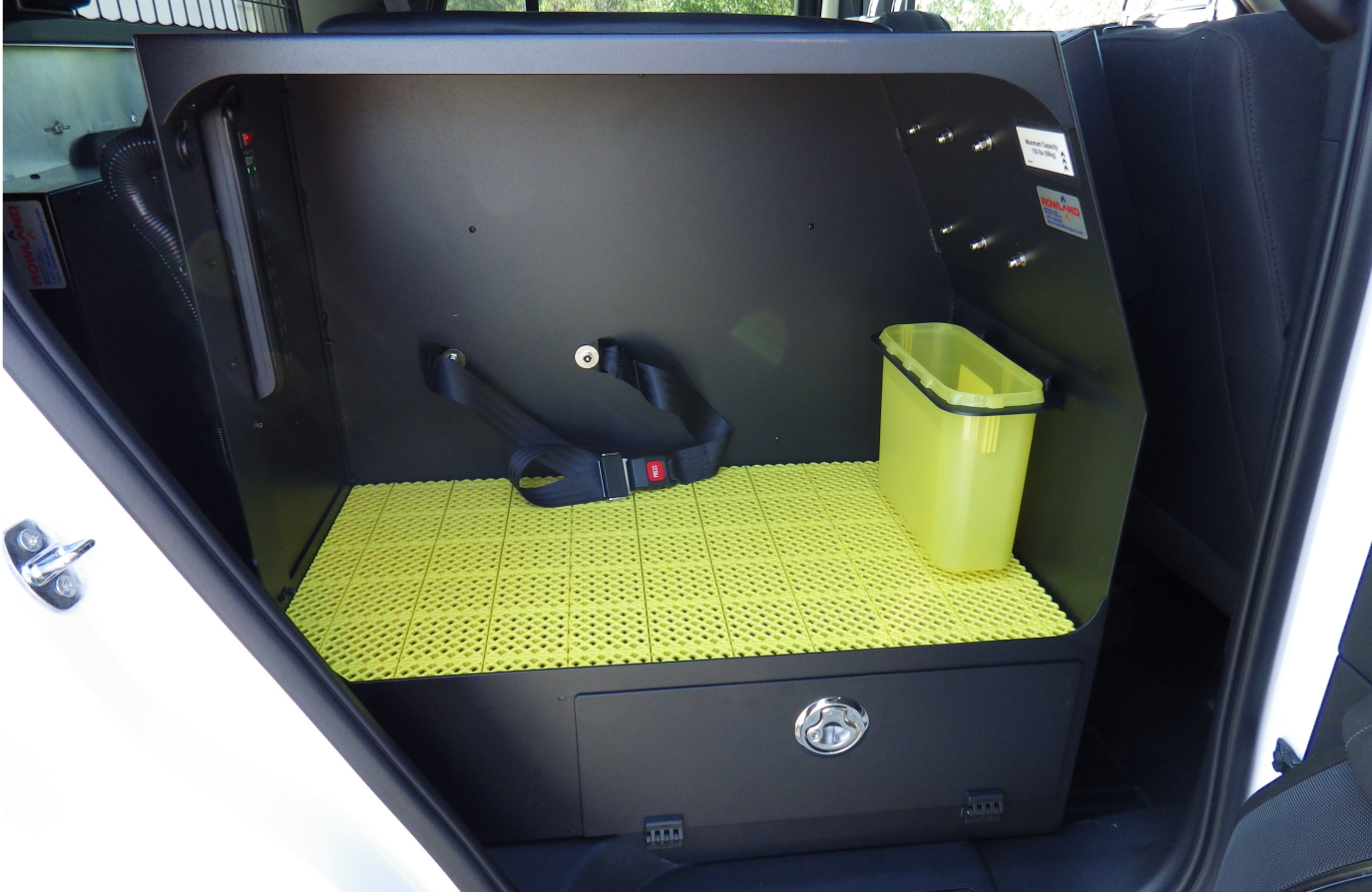 Standard right-side storage for the Chevrolet Tahoe, designed for efficient organization and easy access to equipment.